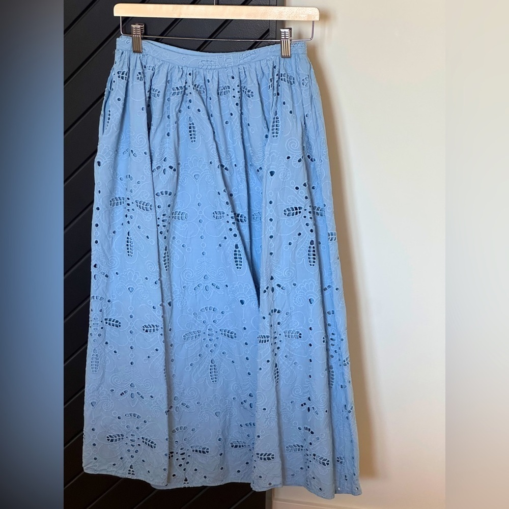 Zara collection skirt with cutwork embroidery. Size S. Worn only once! - Picture 4 of 4